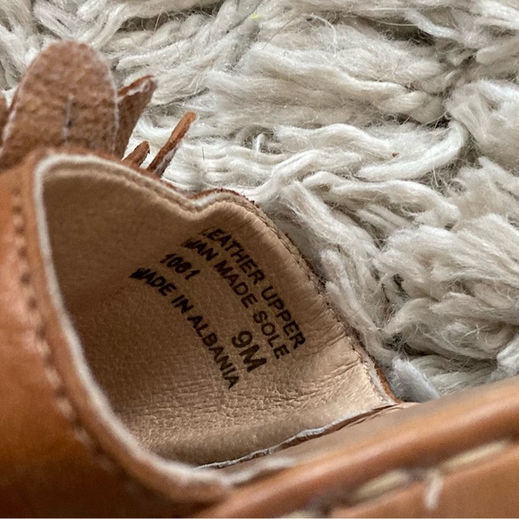 Shoes - Picture 5 of 5